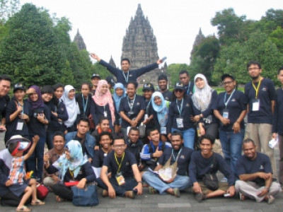 AN EXCURSION PROGRAM FOR LPDP SCHOLARSHIP RECIPIENTS TO SEVERAL TOURISM OBJECTS IN YOGYAKARTA