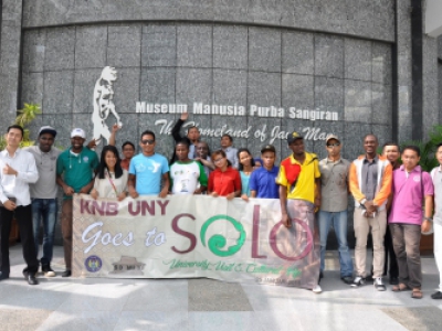 Students of Developing Countries Partnership Scholarship Program Visit Solo